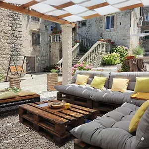 Guest house Exalto ***