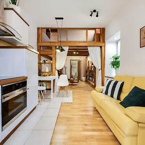 https://apartman-la-guardia.primorje-gorskikotar.com